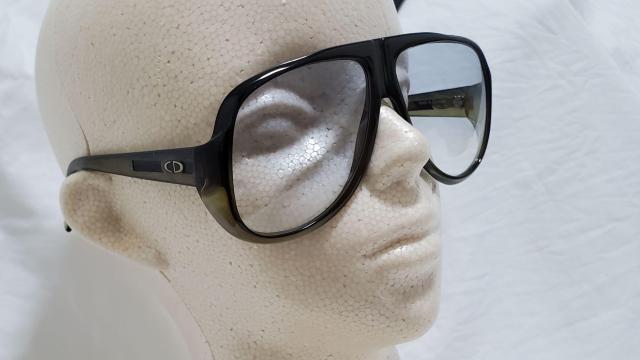 正規レア Dior ティアドロップ パイロット ビッグレンズ フルフレームサングラス 黒 CDロゴ クラシックオールド アイウェア < ブランド  正規レア Dior ティアドロップ パイロット ビッグレンズ フルフレームサングラス 黒 CDロゴ クラシックオールド アイウェア < ブランドの