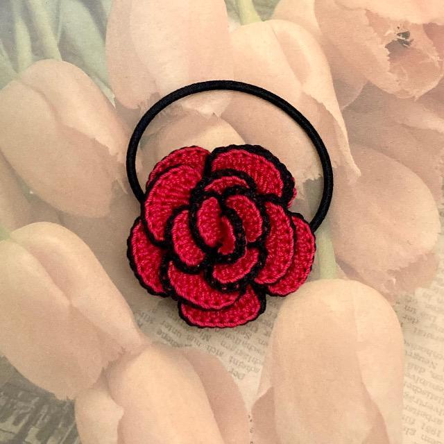 ハンドメイド♪レース編み 薔薇風お花モチーフのヘアゴム < 女性ファッション  ハンドメイド♪レース編み 薔薇風お花モチーフのヘアゴム  < 女性ファッションの