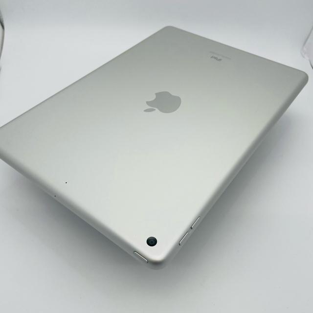 A 電池88% iPad 7 第7世代 32 GB Wi-Fi シルバー 本体 < PC本体/周辺機器 A 電池88% iPad 7 第7世代 32 GB Wi-Fi シルバー 本体 < PC本体/周辺機器の