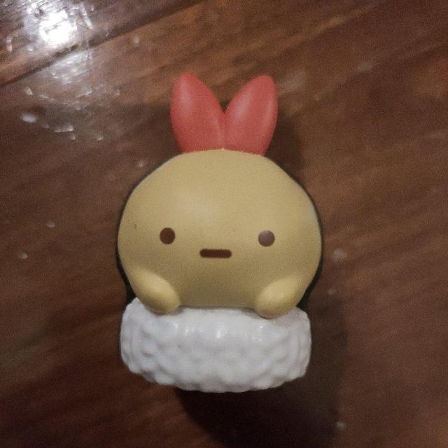 ☆エビフライのしっぽ☆置物☆すみっコぐらし < ホビー  ☆エビフライのしっぽ☆置物☆すみっコぐらし < ホビーの