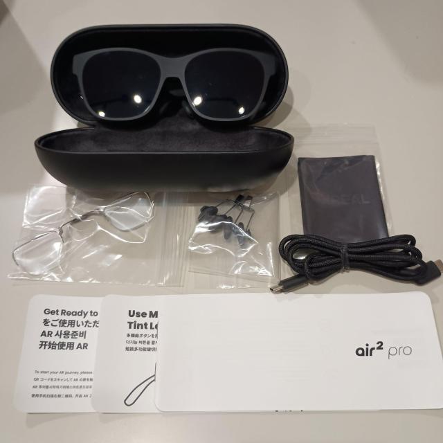 XREAL Air 2 Pro X}[gOX AROX ԃfBXvC   Ɠd/AV 