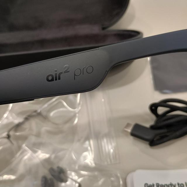 XREAL Air 2 Pro X}[gOX AROX ԃfBXvC  Ɠd/AV 