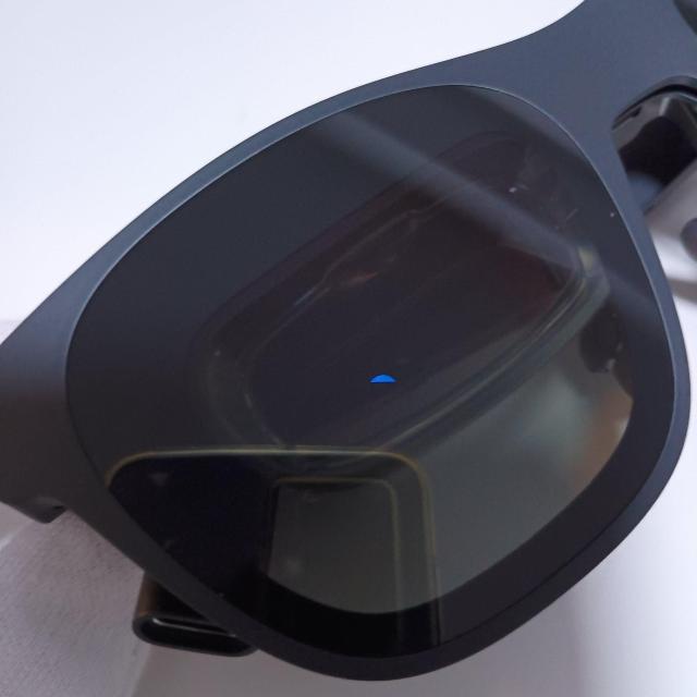 XREAL Air 2 Pro X}[gOX AROX ԃfBXvC  Ɠd/AV 