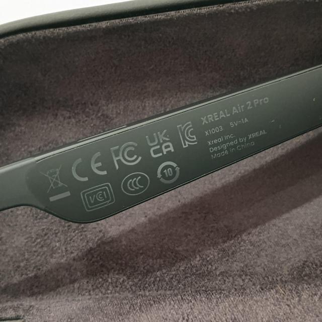 XREAL Air 2 Pro X}[gOX AROX ԃfBXvC  Ɠd/AV 