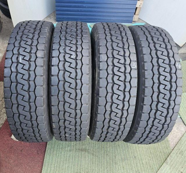 �o���a�I215/70R17.5 118/116 L LT 17�C���`�u���a�X�g�� DURAVIS M804 �^�C���̂�4�{�Z�c�g �� ������/�o�C�N