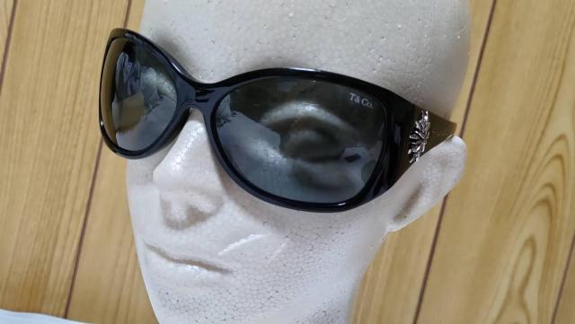 正規レア ハイド着 同型同色  ティファニー ダイヤ サングラス 黒×SV ゴシックフラワー 付属有 ラグジュアリーアイウェア < ブランド  正規レア ハイド着 同型同色  ティファニー ダイヤ サングラス 黒×SV ゴシックフラワー 付属有 ラグジュアリーアイウェア < ブランドの