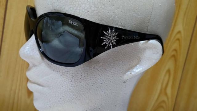 正規レア ハイド着 同型同色  ティファニー ダイヤ サングラス 黒×SV ゴシックフラワー 付属有 ラグジュアリーアイウェア < ブランド  正規レア ハイド着 同型同色  ティファニー ダイヤ サングラス 黒×SV ゴシックフラワー 付属有 ラグジュアリーアイウェア < ブランドの