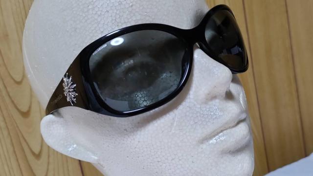 正規レア ハイド着 同型同色  ティファニー ダイヤ サングラス 黒×SV ゴシックフラワー 付属有 ラグジュアリーアイウェア < ブランド  正規レア ハイド着 同型同色  ティファニー ダイヤ サングラス 黒×SV ゴシックフラワー 付属有 ラグジュアリーアイウェア < ブランドの