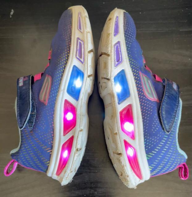 SKECHERS S-LIGHTS スケッチャーズ エスライト キッズ スニーカー 15cm 女の子 レディース 軽量 通学 公園 < キッズ/ベビー  SKECHERS S-LIGHTS スケッチャーズ エスライト キッズ スニーカー 15cm 女の子 レディース 軽量 通学 公園 < キッズ/ベビーの