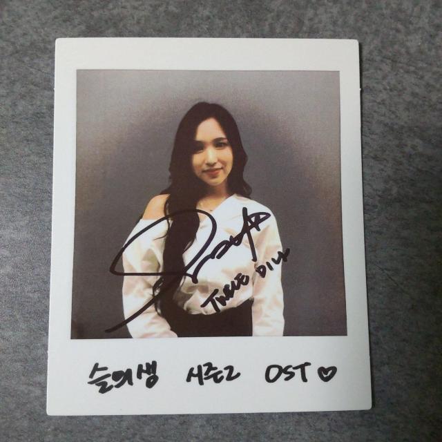 プリントサインが入ったポラロイド3点(TWICE ミナ&サナ&モモ MISAMO < タレントグッズ  プリントサインが入ったポラロイド3点(TWICE ミナ&サナ&モモ MISAMO < タレントグッズの