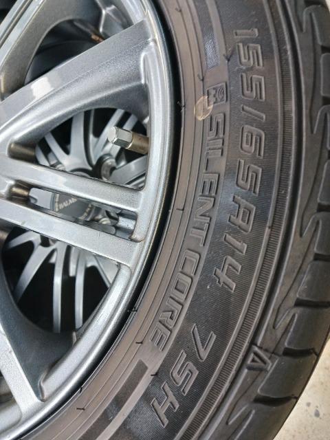 155 65 14 夏タイヤ、アルミセット < 自動車/バイク 155 65 14 夏タイヤ、アルミセット < 自動車/バイク