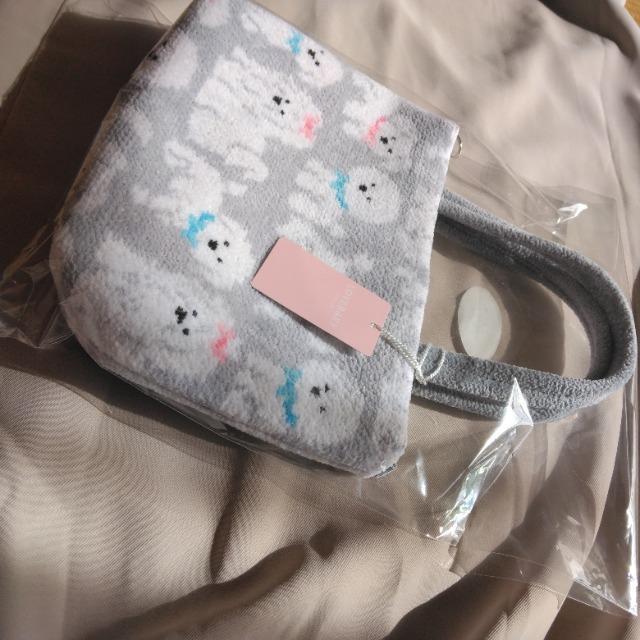 正規品☆新品☆フェイラー☆モフモフワンちゃんバッグ☆シルバーグレー < ブランド 正規品☆新品☆フェイラー☆モフモフワンちゃんバッグ☆シルバーグレー < ブランドの