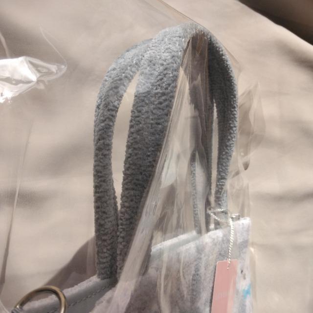 正規品☆新品☆フェイラー☆モフモフワンちゃんバッグ☆シルバーグレー < ブランド 正規品☆新品☆フェイラー☆モフモフワンちゃんバッグ☆シルバーグレー < ブランドの