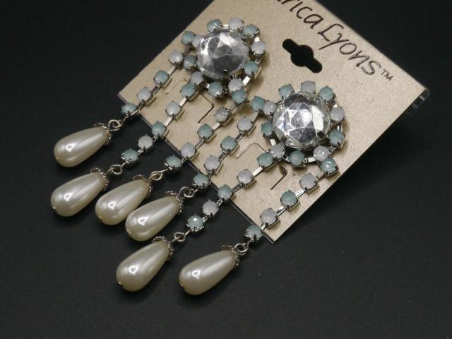 新品 ERICA LYONS アンティーク調ゆらゆらフェイクパール パステルカラーストーン ピアス < 女性アクセサリー/時計 新品 ERICA LYONS アンティーク調ゆらゆらフェイクパール パステルカラーストーン ピアス < 女性アクセサリー/時計の