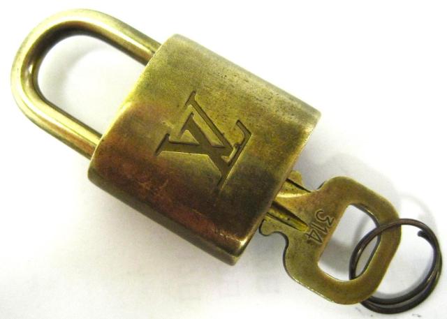 CBgVUITTONphbN `[ 싞  314 jp@c   uh 