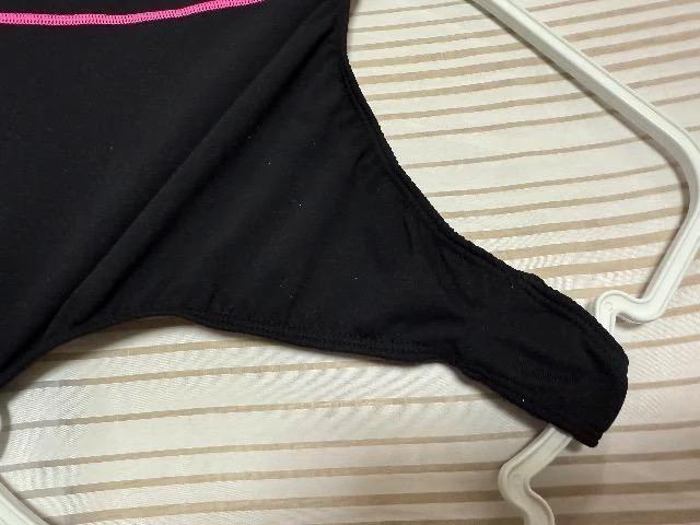 �����ȃu���b�N�ɑN�₩�ȃl�I���s���N�̍����F�����������X�[�p�[�n�C���O�J�b�gT�o�b�N�f�U�C���̋��j����