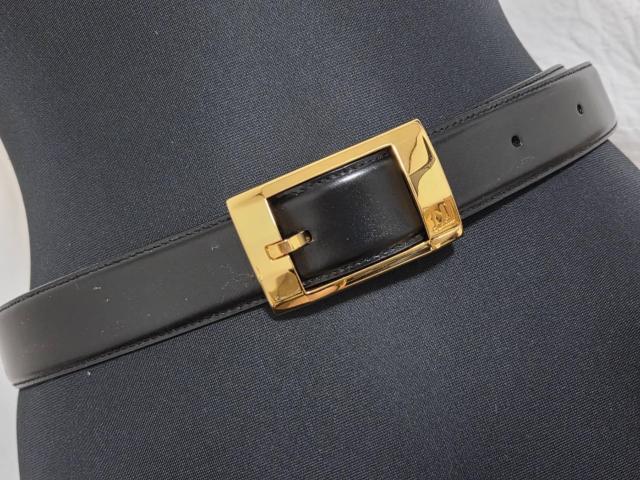 正規 ダンヒル ダンヒリオン ラージ シャイニーゴールドバックル レザーベルト 黒 90 調節可 ウォッチフェイス金具 男女兼用 < ブランド  正規 ダンヒル ダンヒリオン ラージ シャイニーゴールドバックル レザーベルト 黒 90 調節可 ウォッチフェイス金具 男女兼用 < ブランドの