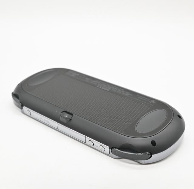 PlayStation Vita Wi�]Fi���f�� �N���X�^���E�u���b�N �� �Q�[���{��/�\�t�g�� 