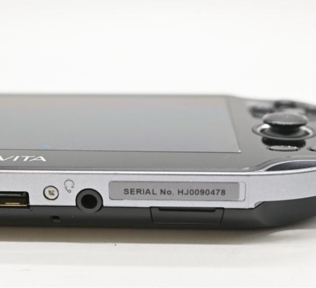 PlayStation Vita Wi�]Fi���f�� �N���X�^���E�u���b�N �� �Q�[���{��/�\�t�g�� 