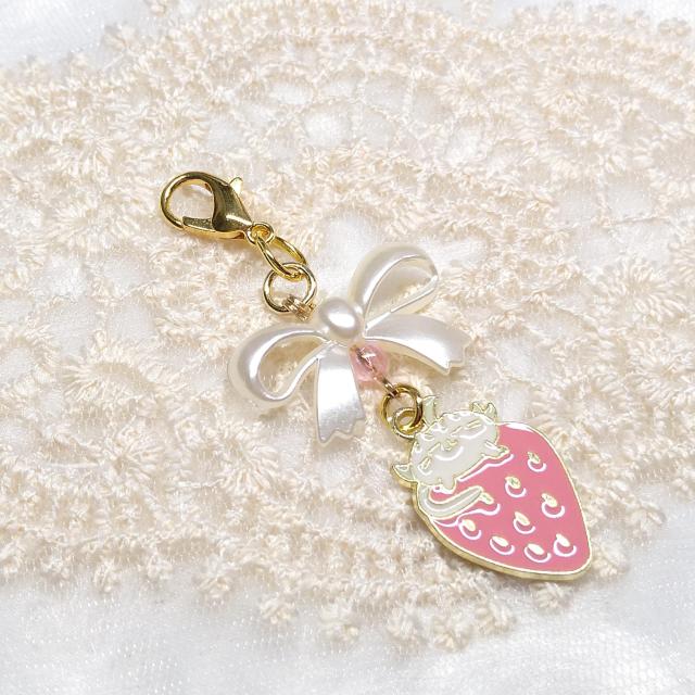 ハンドメイド☆ファスナーチャーム☆苺とねこちゃん < 女性ファッション ハンドメイド☆ファスナーチャーム☆苺とねこちゃん < 女性ファッションの