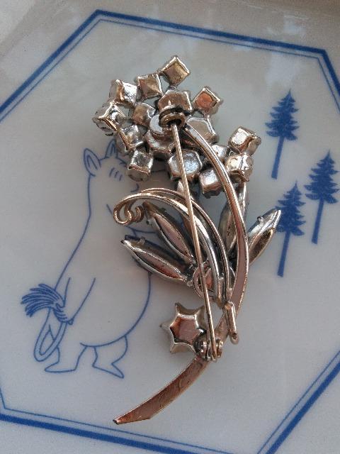 昭和レトロ ラインストーンのブローチ < 女性アクセサリー/時計 昭和レトロ ラインストーンのブローチ < 女性アクセサリー/時計の