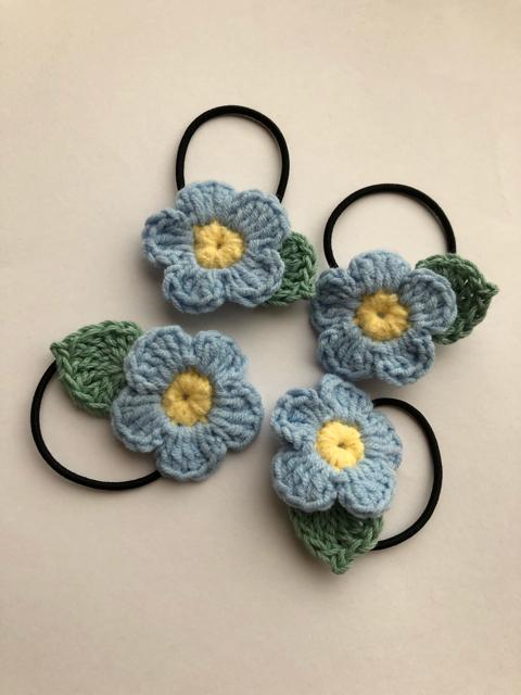 ハンドメイド ヘアゴム 小さなお子様用 ブルーのお花♪ < 女性ファッション  ハンドメイド ヘアゴム 小さなお子様用 ブルーのお花♪ < 女性ファッションの