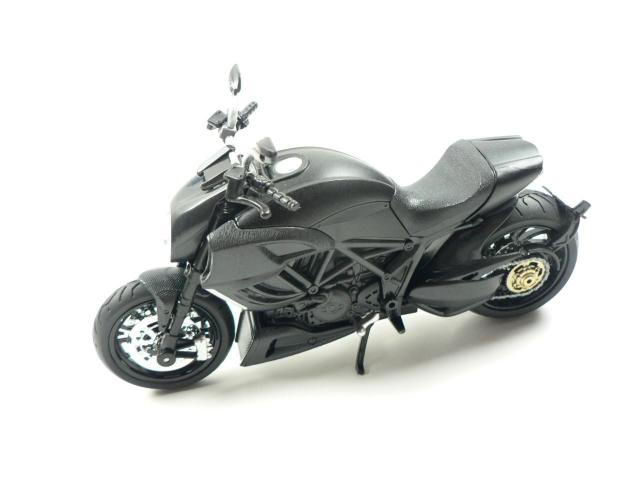 YAMAHA hDJeB DUCATI Monster 1/12XP[f  zr[ 