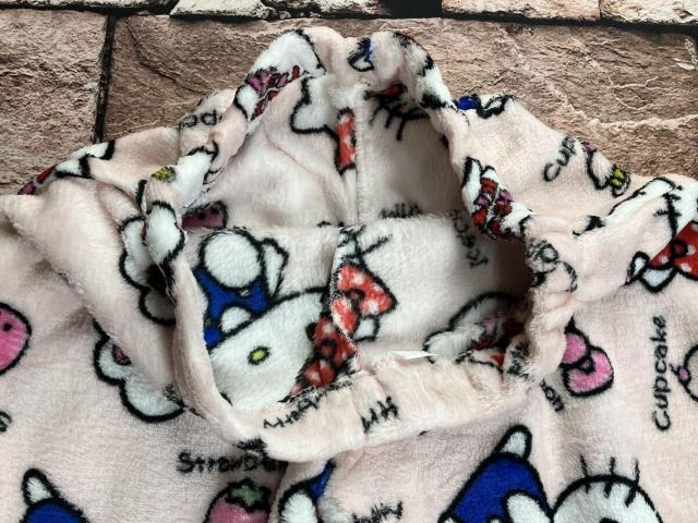 送料無料!【サンリオ】ふわふわ&あったか!フランネルレディースパジャマ『ハローキティ』1組 < 女性ファッション 送料無料!【サンリオ】ふわふわ&あったか!フランネルレディースパジャマ『ハローキティ』1組 < 女性ファッションの