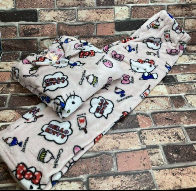 送料無料!【サンリオ】ふわふわ&あったか!フランネルレディースパジャマ『ハローキティ』1組 < 女性ファッション 送料無料!【サンリオ】ふわふわ&あったか!フランネルレディースパジャマ『ハローキティ』1組 < 女性ファッションの