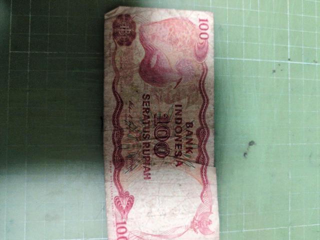 インドネシア100ルピア紙幣(1984) < ホビー インドネシア100ルピア紙幣(1984) < ホビーの