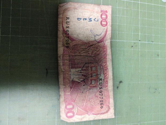 インドネシア100ルピア紙幣(1984) < ホビー インドネシア100ルピア紙幣(1984) < ホビーの