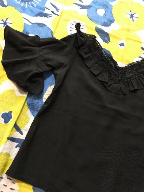 新品薄手Vレースフリフリ袖フレアチュニックトップス < 女性ファッション  新品薄手Vレースフリフリ袖フレアチュニックトップス < 女性ファッションの