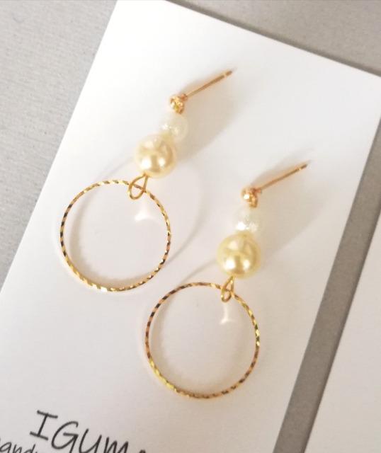 ハンドメイドピアス ゴールドフープ パール < 女性ファッション  ハンドメイドピアス ゴールドフープ パール  < 女性ファッションの