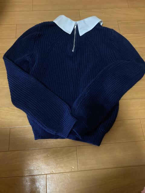 美品 襟付きニット ネイビー 濃紺 ビジュー ストーン < 女性ファッション 美品 襟付きニット ネイビー 濃紺 ビジュー ストーン < 女性ファッションの