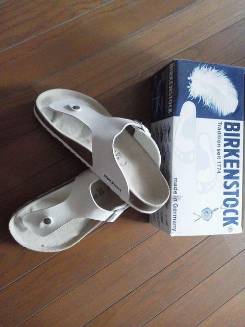 BIRKENSTOCK サンダル 白 サイズ表記42 中古3N キムタクEXILE < 男性ファッション  BIRKENSTOCK サンダル 白 サイズ表記42 中古3N キムタクEXILE < 男性ファッションの