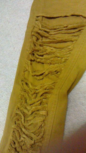 W61 激クラッシュデニム からし色? < 女性ファッション  W61 激クラッシュデニム からし色? < 女性ファッションの