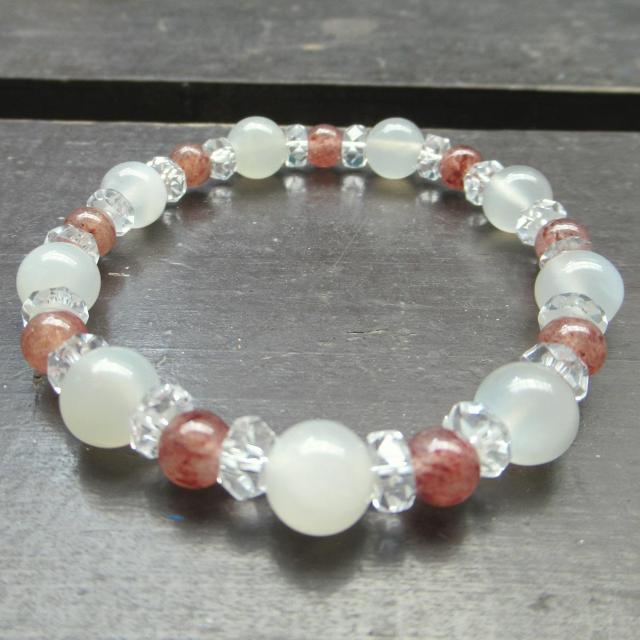 ムーンストーンxモスコバイトブレスレット 天然石 パワーストーン < 女性アクセサリー/時計 ムーンストーンxモスコバイトブレスレット 天然石 パワーストーン < 女性アクセサリー/時計の