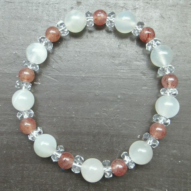 ムーンストーンxモスコバイトブレスレット 天然石 パワーストーン < 女性アクセサリー/時計 ムーンストーンxモスコバイトブレスレット 天然石 パワーストーン < 女性アクセサリー/時計の