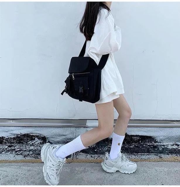 定価3,680円【新品】オーバーサイズ トレーナースウェット●選べるカラー 白/黒●L●カジュアル 韓国ファッション < 女性ファッション  定価3,680円【新品】オーバーサイズ トレーナースウェット●選べるカラー 白/黒●L●カジュアル 韓国ファッション < 女性ファッションの