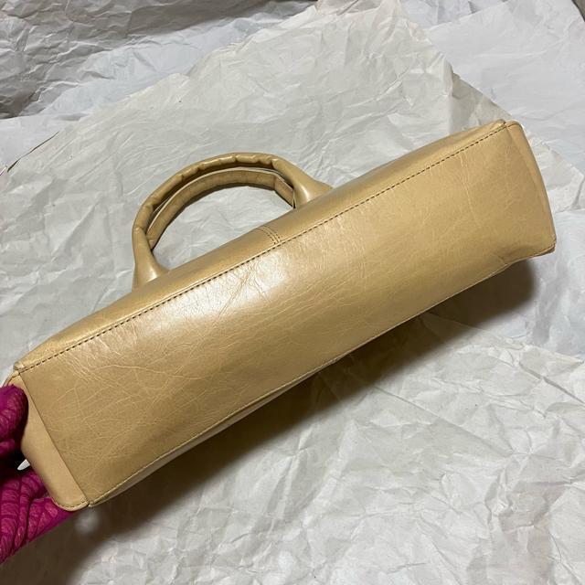 【ノーブランド扱い】 〈質感良好〉 レザー / ハンドバッグ / ベージュ < 女性ファッション 【ノーブランド扱い】 〈質感良好〉 レザー / ハンドバッグ / ベージュ < 女性ファッションの
