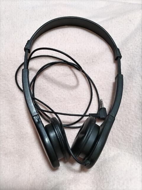 ANA 有線ヘッドフォン ブラック 美品 < 家電/AV  ANA 有線ヘッドフォン ブラック 美品 < 家電/AVの