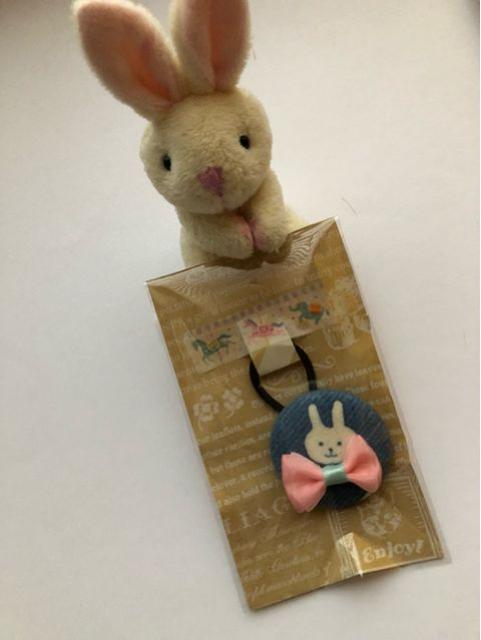 ハンドメイド ヘアゴム 特大 くるみボタン おめかしうさちゃん♪ < 女性ファッション  ハンドメイド ヘアゴム 特大 くるみボタン おめかしうさちゃん♪ < 女性ファッションの