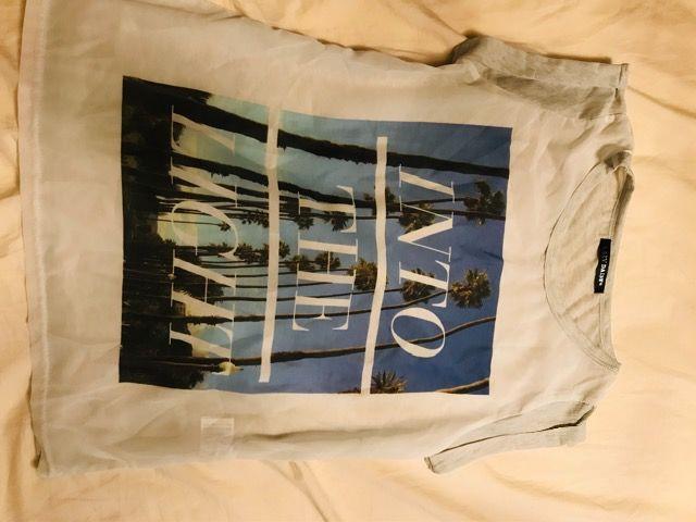 LAZY DAISY異素材フォトTシャツ新品 < 女性ファッション LAZY DAISY異素材フォトTシャツ新品 < 女性ファッションの