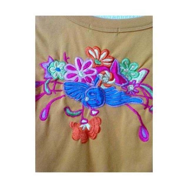 VSM STYLE◆イエロー バック刺繍 コットン Tシャツ < 女性ファッション  VSM STYLE◆イエロー バック刺繍 コットン Tシャツ < 女性ファッションの