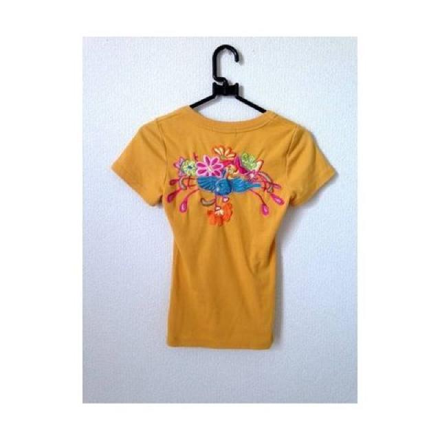 VSM STYLE◆イエロー バック刺繍 コットン Tシャツ < 女性ファッション  VSM STYLE◆イエロー バック刺繍 コットン Tシャツ < 女性ファッションの