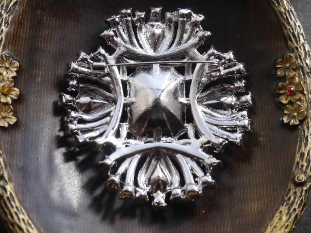 新品 アンティーク調ゴシックロイヤルブルーストーンブローチ クラシック ヴィンテージ風 ヴィクトリアン 大きめ < 女性アクセサリー/時計  新品 アンティーク調ゴシックロイヤルブルーストーンブローチ クラシック ヴィンテージ風 ヴィクトリアン 大きめ < 女性アクセサリー/時計の