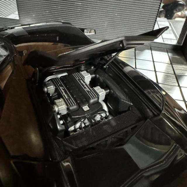 絶版未展示品 オートアート 1/18 ランボルギーニ レヴェントン ブラック < ホビー  絶版未展示品 オートアート 1/18 ランボルギーニ レヴェントン ブラック < ホビーの