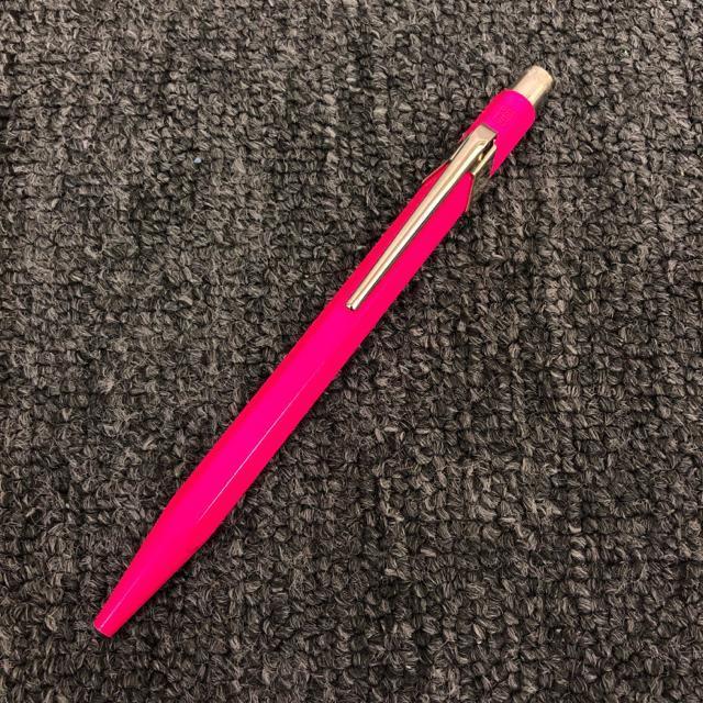 即決 CARAN D'ACHE 849 ボールペン ピンク < インテリア/ライフ  即決 CARAN D'ACHE 849 ボールペン ピンク  < インテリア/ライフの