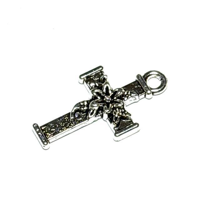 5033 銀色の小さいクロス 百合模様 7個 金属パーツ アクセサリーチャーム ハンドメイド材料 < ペット/手芸/園芸 5033 銀色の小さいクロス 百合模様 7個 金属パーツ アクセサリーチャーム ハンドメイド材料 < ペット/手芸/園芸の