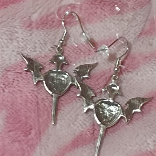 新品★ウイングハートクロスシルエットフックピアス/ブラック < 女性アクセサリー/時計  新品★ウイングハートクロスシルエットフックピアス/ブラック < 女性アクセサリー/時計の